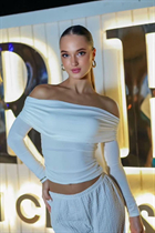 Modèle fille ukrainienne kseniia de dnepr avec Chatain clairs cheveux, âge 18 photo-6