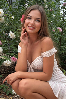 Stunning Ukrainian bride anastasiia from dnipro with Light Brown hair age 24