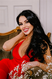Esposa ucraniana julia de vinnytsia con pelo Negro y edad 34