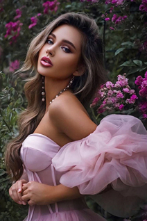 Ukrainian woman olena from poltava with Light Brown hair age 35