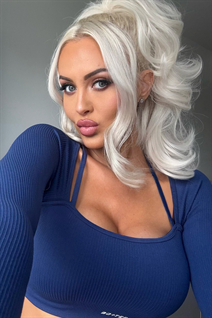 Pretty girl lilly from london with Blonde hair age 33