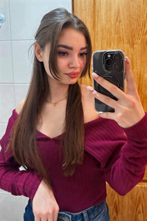 Ukrainian lady yelyzaveta from kharkiv with Light Brown hair age 22