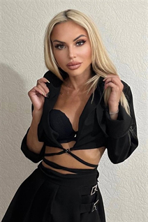 Ukrainian mail order bride anna from kiev with Blonde hair age 42