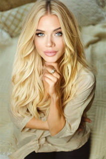 Fille allemande julia de hamburg avec Blond cheveux 42 ans