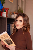 Mujer perfecta marianna de lodz con pelo Marrón claro y edad 40 photo-3