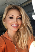 Dama de Ucrania yulia de kyiv con pelo Rubio y edad 48 photo-5