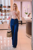 Mariée de milan victoria avec Blond cheveux, âge 49 photo-18