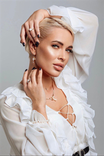 Chat with russian girl yulia from moscow with Blonde hair age 34