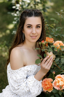 Ukrainian girl for marriage julia from kharkov with Dark Brown hair age 22