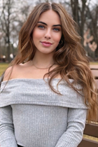 Dating a german girl varvara from berlin with Light Brown hair 20 years old photo-2