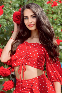 Meet Ukrainian girl tatiana from kiev with Dark Brown hair age 25