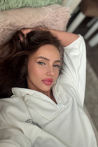 Bride from vienna daniella with Dark Brown hair age 30 photo-8