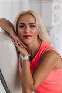 Lady from Ukraine nataly from kharkov with Blonde hair age 43