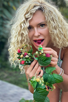 Ukrainian woman for dating viktoriia from kharkov with Blonde hair age 53 photo-2