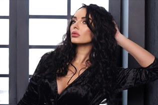 Ukrainian beauty iryna from kiev with Black hair age 44 photo-23