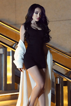 Bride from barcelona saniya with Black hair age 28 photo-1