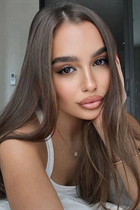 Ukrainian girl alice from kiev with Dark Brown hair age 23 photo-3