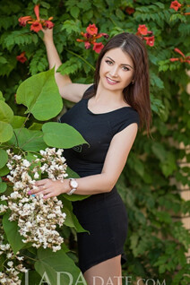 Ukrainian mail order bride alla from nikolaev with Black hair age 46