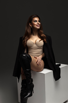 Girl from paris lina with Light Brown hair age 23 photo-10