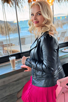 zagreb bride viktoria with Blonde hair age 38 photo-15