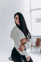 Slavic women kateryna from dnieper with Black hair age 40 photo-14