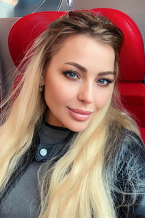 Bride from vienna olena with Blonde hair age 50