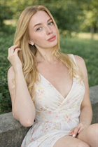 Mariée ukrainienne eleonora de rovno avec Blond cheveux, âge 19 photo-13