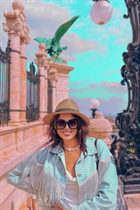 Dating a german girl elena from munich with Black hair 37 years old photo-15