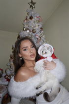 Romanian woman smaranda from bucharest with Dark Brown hair 27 years old photo-15