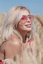 Marrying a moldovan woman olga from kishinev with Blonde hair age 42 photo-2