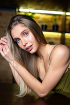 Hermosa mujer ucraniana soltera yaroslava de zaporozhye con pelo Rubio y edad 22 photo-13