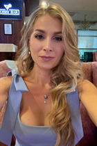 Mariée de amsterdam yuliia avec Chatain clairs cheveux, âge 37 photo-5