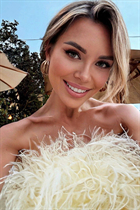 Girl from orlando elena with Blonde hair age 40