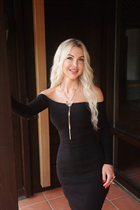 Jolie fille ukrainienne marina de mariupol avec Blond cheveux, âge 40