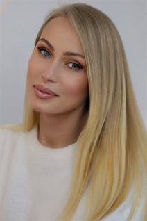 Beautiful woman of Ukraine ella from kiev with Blonde hair age 45