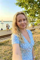 Dating a german woman svetlana from markkleeberg with Blonde hair 40 years old photo-3