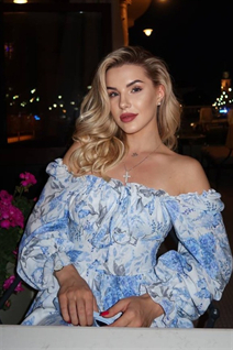 Dame d'Ukraine sofia de zaporozhye avec Blond cheveux, âge 22