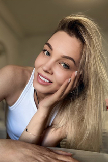Belle femme ukrainienne galina de kyiv avec Blond cheveux, âge 43