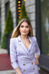 Dama ucraniana soltera yuliana de kiev con pelo Rubio y edad 37
