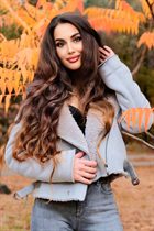 Hermosa mujer de Ucrania natalia de kyiv con pelo Marrón claro y edad 27 photo-9