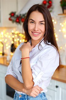 Ukrainian pretty girl olga from zaporozhye with Dark Brown hair age 31