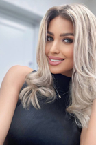 Femme parfaite valeria de tampa avec Blond cheveux, âge 26 photo-1