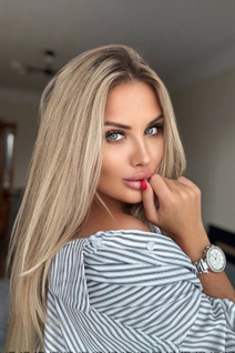 Beautiful german girl anna from munich with Blonde hair 39 years old