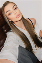 Femme parfaite tatiana de paris avec Chatain clairs cheveux, âge 40 photo-33