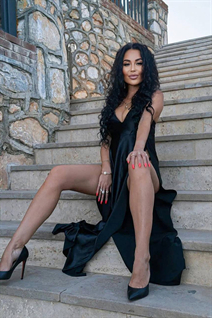 Girl from alania elmira with Black hair age 39