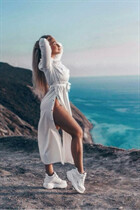 Russian bride online yana from moscow with Blonde hair age 34 photo-1