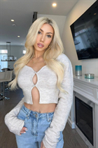 Girl from toronto eva with Blonde hair age 25 photo-10