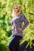 Dating a german woman julia from cologne with Black hair 43 years old photo-5