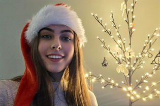 Sortir avec une fille allemande varvara de berlin avec Chatain clairs cheveux 20 ans photo-63