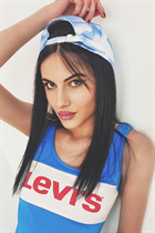 Impresionante chica ucraniana anastasiya de nikolaev con pelo Negro y edad 26